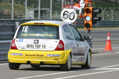 Renault Clio Cup 2005 Marc-Uwe pflügte durchs halbe Starterfeld